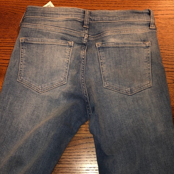 Women’s Gap jeans - Picture 2 of 2